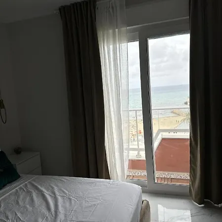 Luxury Beach Flat Apartmán
