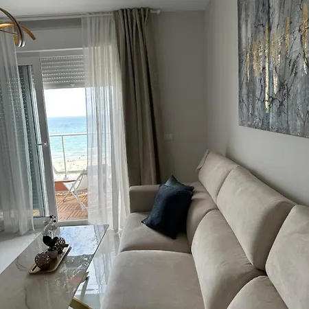 Luxury Beach Flat Apartment *